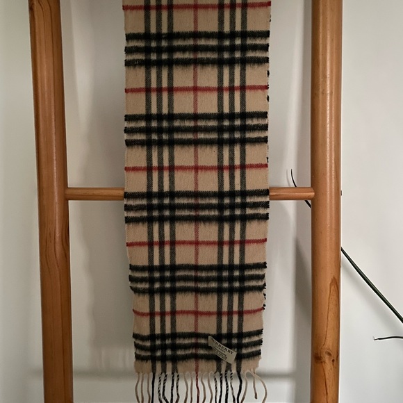 Burberry Cashmere scarf - Picture 2 of 7